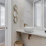 Grand Palace Luxury Retreat - Tale Of The Sea Split