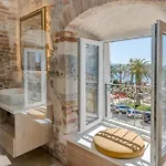 Grand Palace Luxury Retreat - Tale Of The Sea