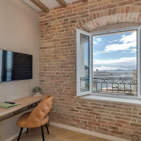 Gasthuis Grand Palace Luxury Retreat - Tale Of The Sea 4*