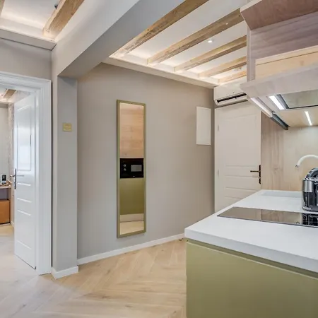 Grand Palace Luxury Retreat - Tale Of The Sea