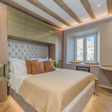 Grand Palace Luxury Retreat - Tale Of The Sea Гостьовий будинок Спліт