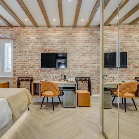 Gasthuis Grand Palace Luxury Retreat - Tale Of The Sea 4*