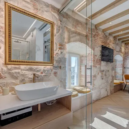 Grand Palace Luxury Retreat - Tale Of The Sea 4*