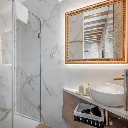 Grand Palace Luxury Retreat - Tale Of The Sea Split